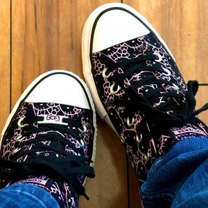 Hello Kitty X Converse Low Tops
